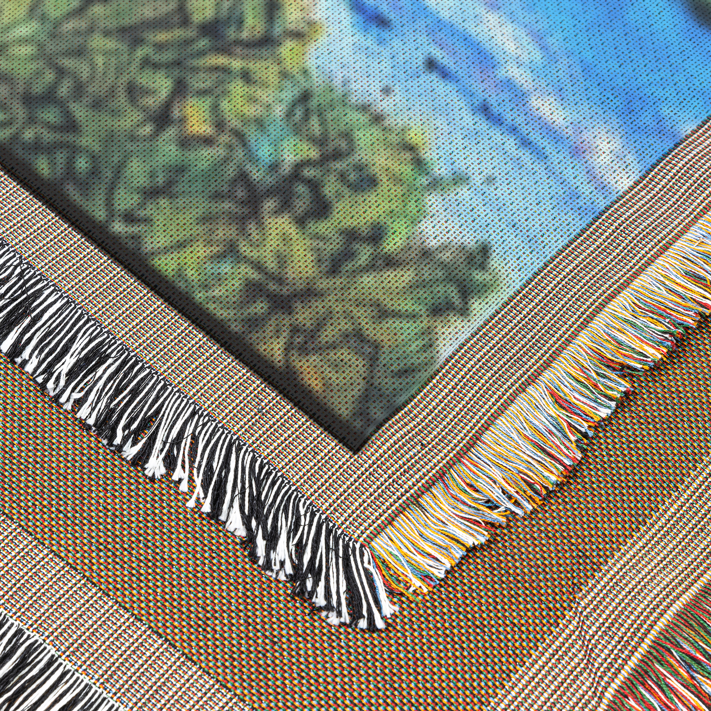 Pond_Picnic_Blanket_CloseUp_H_Mockup.png