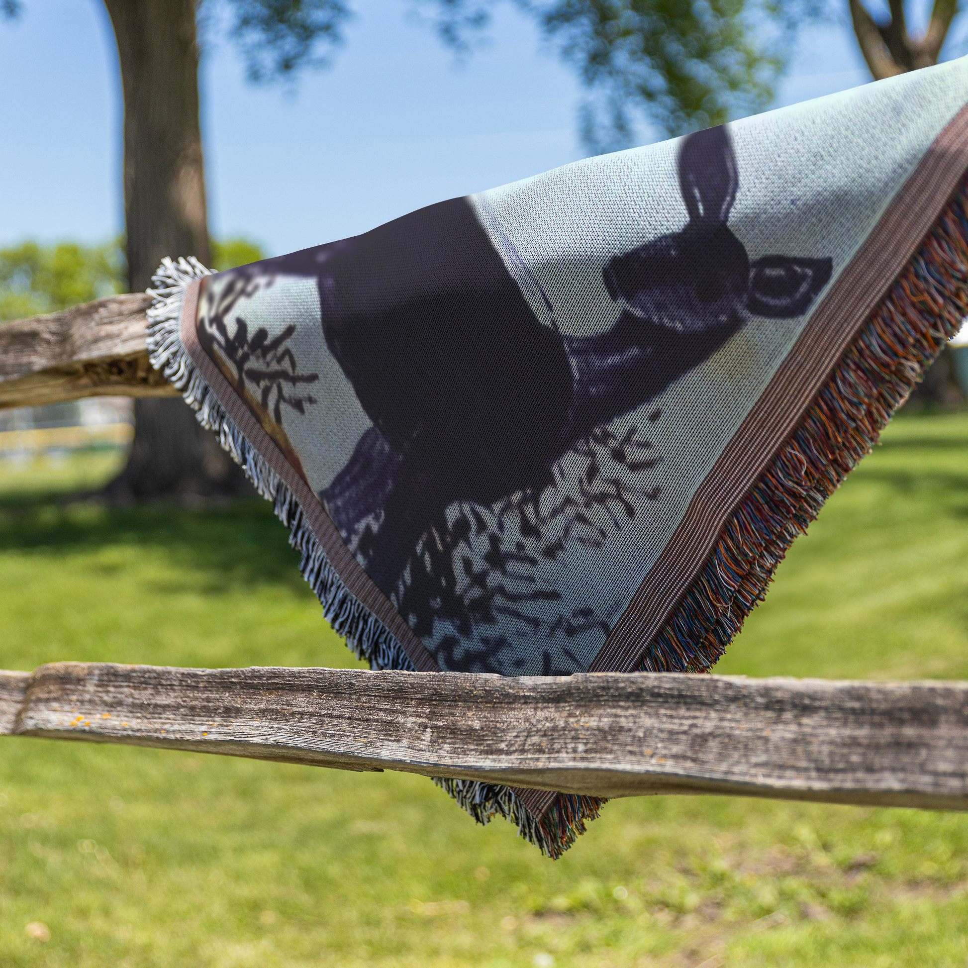 Throw_Blanket_Fence_H_Mockup.png