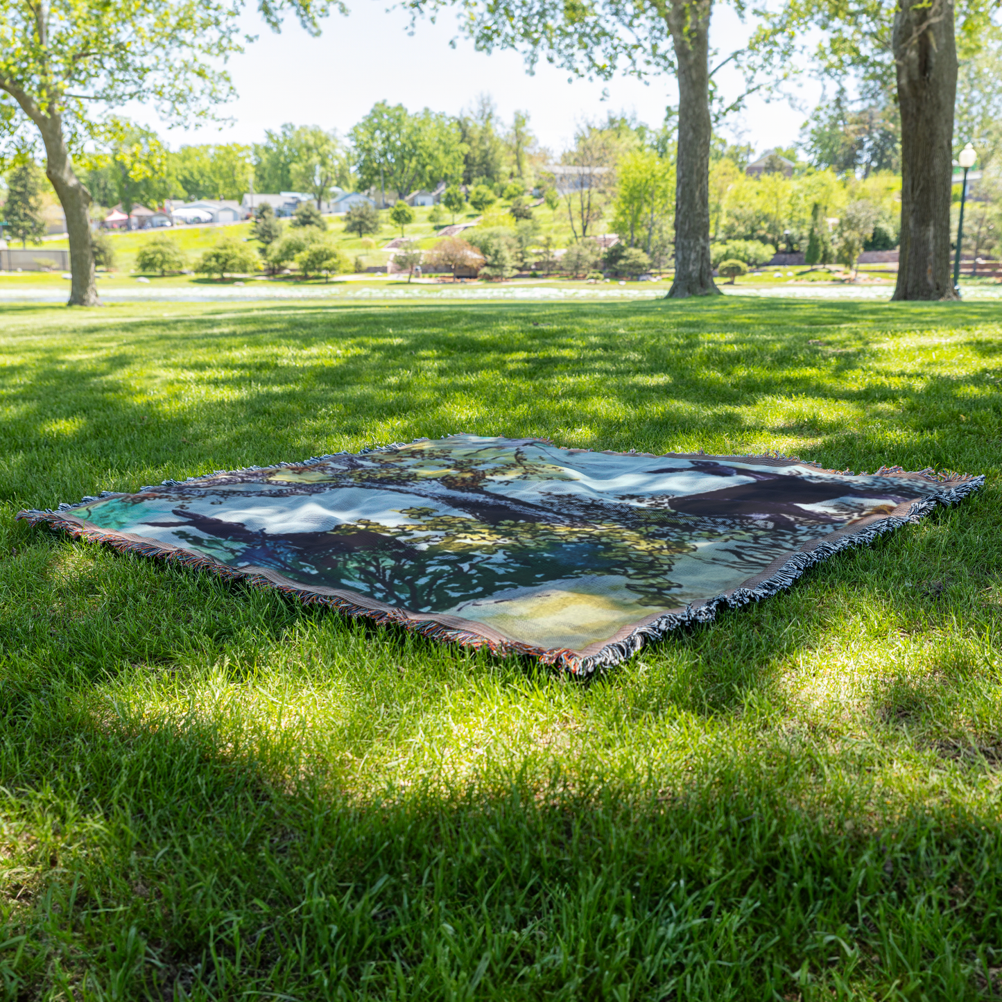 Throw_Blanket_Grass_H_Mockup.png