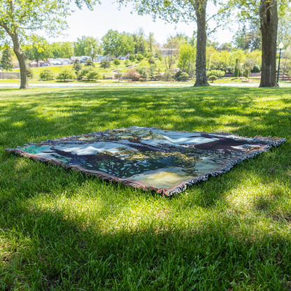Throw_Blanket_Grass_H_Mockup.png